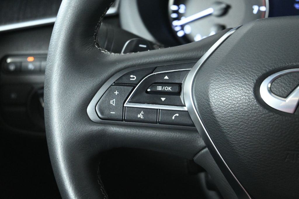 Thumbnail: 2025 INFINITI QX55 - 18