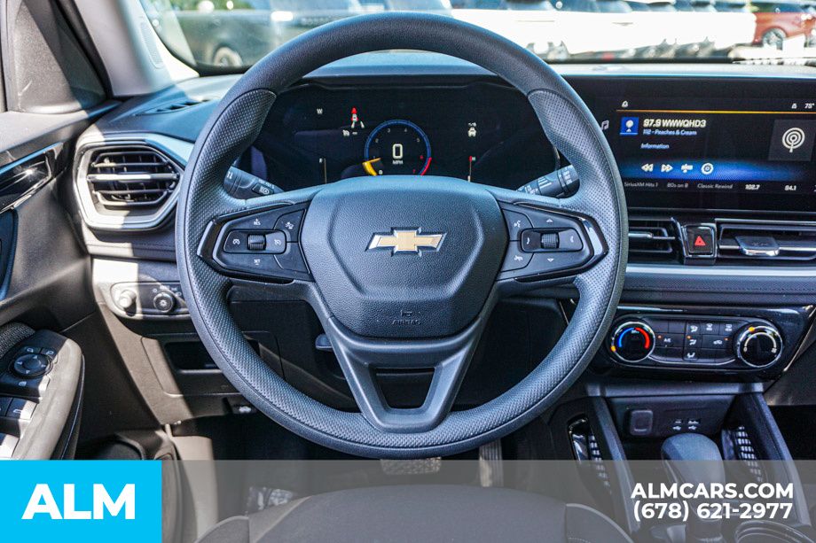 Used 2025 Gray Chevrolet LT image 28