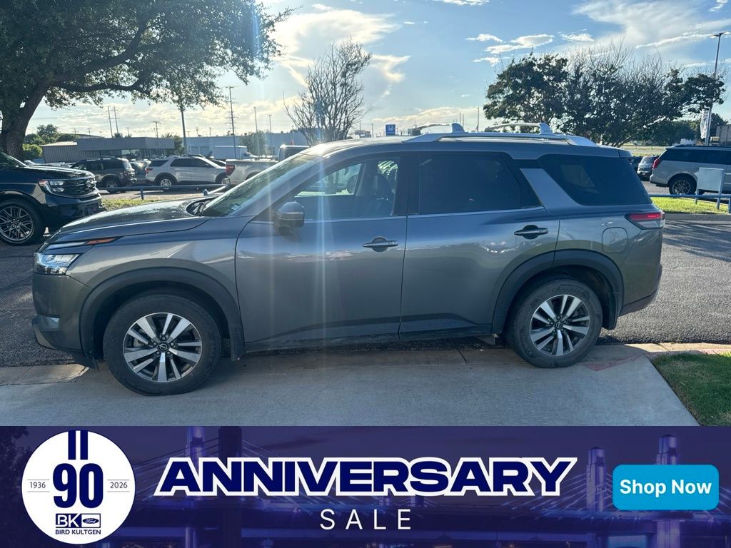 2022 Nissan Pathfinder SL FWD