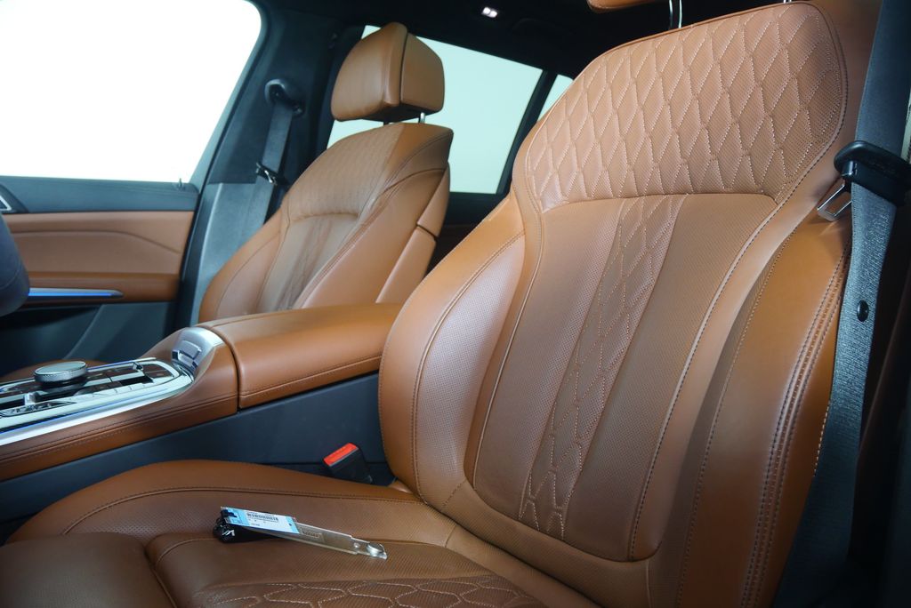 Thumbnail: 2025 BMW X7 - 10