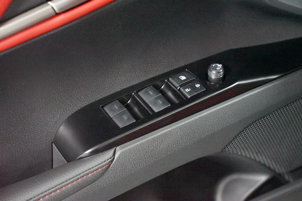 2025 Toyota Camry XSE 32