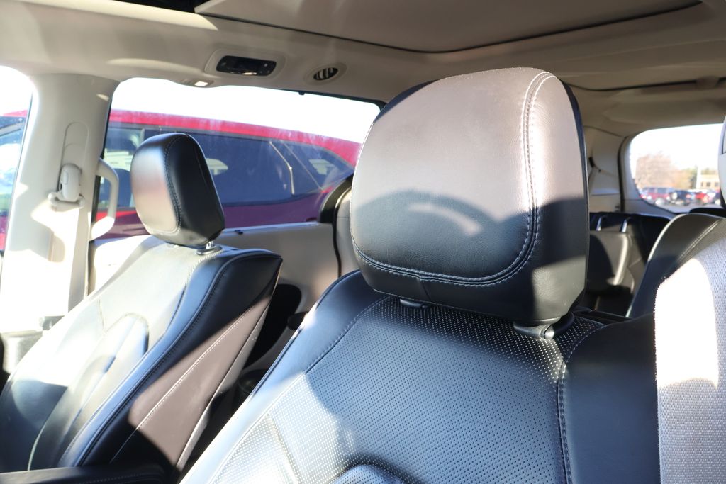 Thumbnail: 2018 Chrysler Pacifica - 13