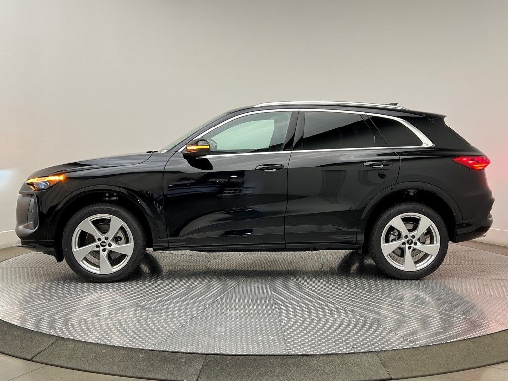 Thumbnail: 2025 Audi Q5 - 3