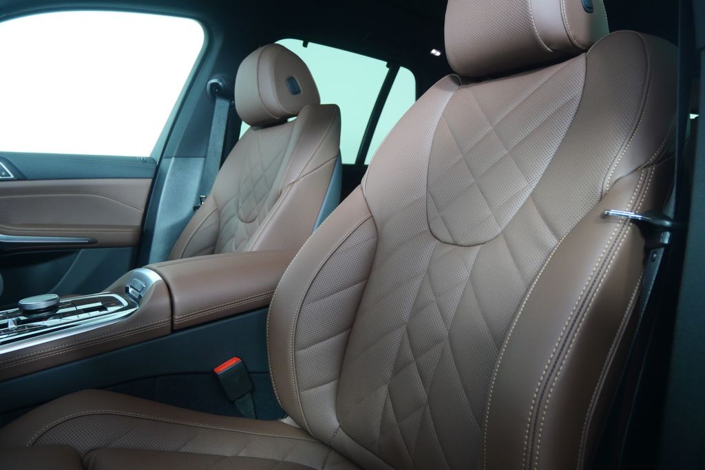 Thumbnail: 2026 BMW X5 - 11