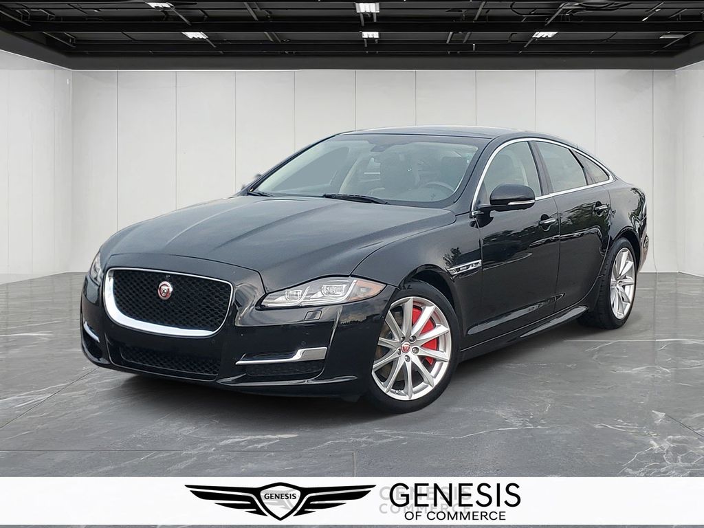 Ultimate Black Metallic 2016 Jaguar XJ-Series Sedan All-Wheel Drive 8-Speed Automatic