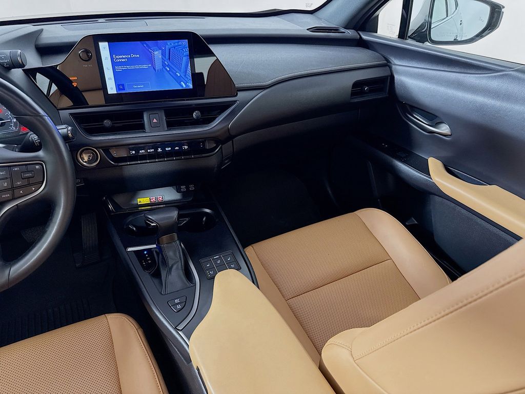 Thumbnail: 2023 Lexus UX - 24