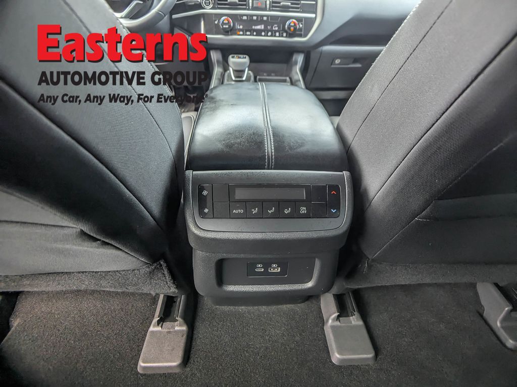 2022 Nissan Pathfinder SV - Photo 21