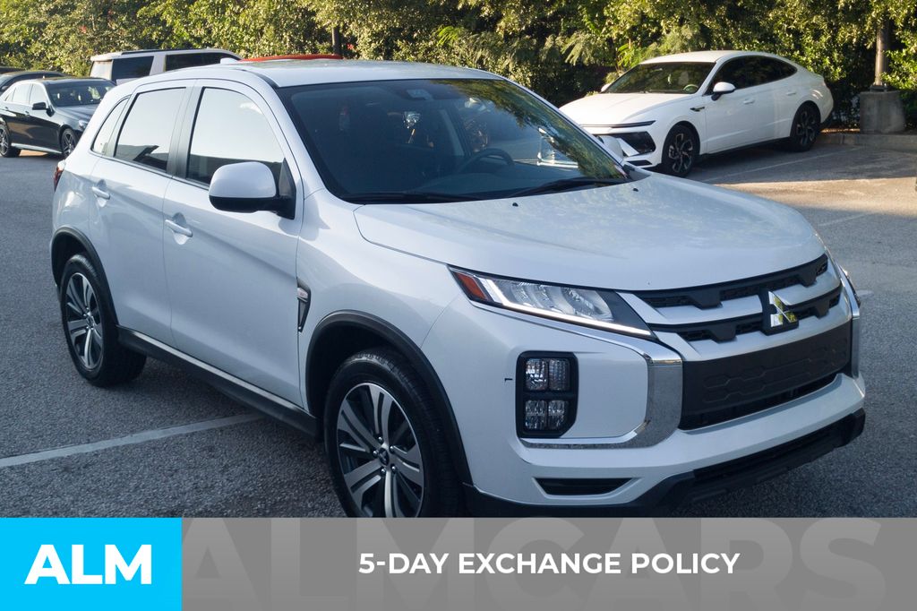 Used 2024 White Mitsubishi 2.0 ES image 3