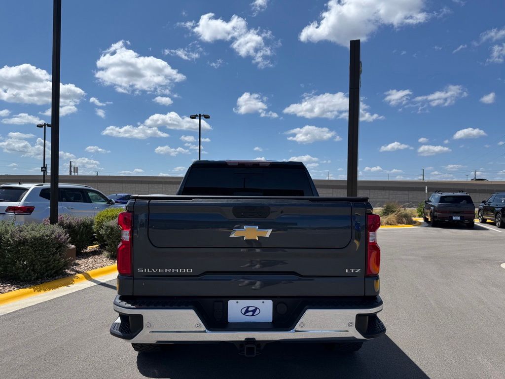 Thumbnail: 2021 Chevrolet Silverado 1500 - 4