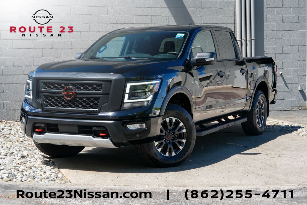 Super Black 2024 Nissan Titan PRO-4X Crew Cab 4WD Pickup Truck Four-Wheel Drive 9-Speed Automatic