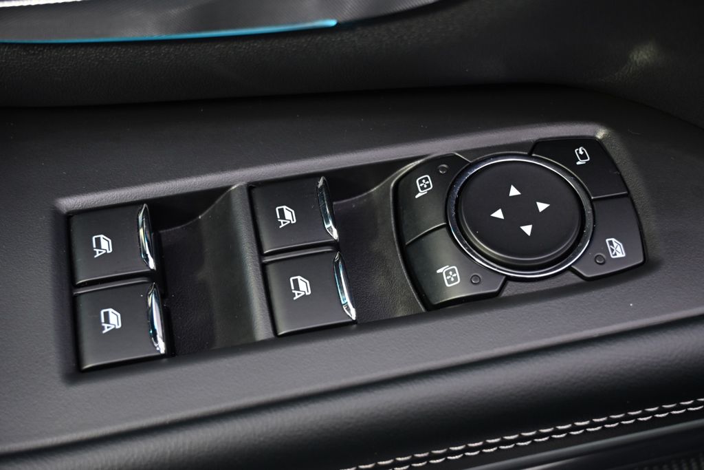 Used 2025 White Ford Platinum image 24