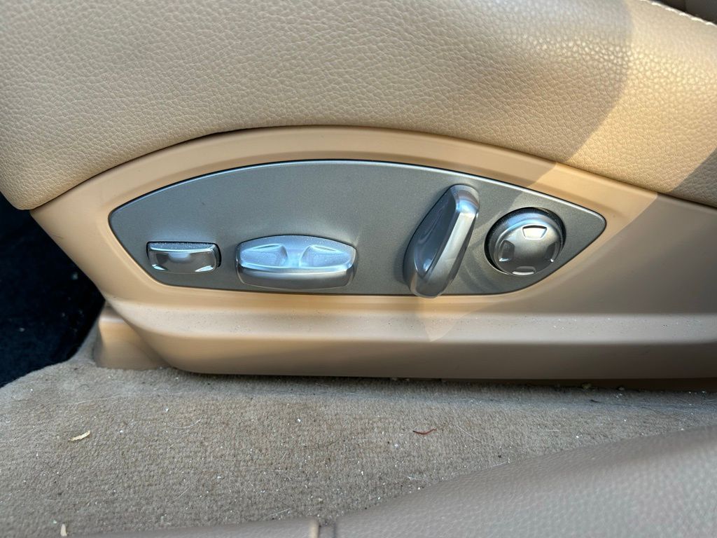 Thumbnail: 2012 Porsche Panamera - 15