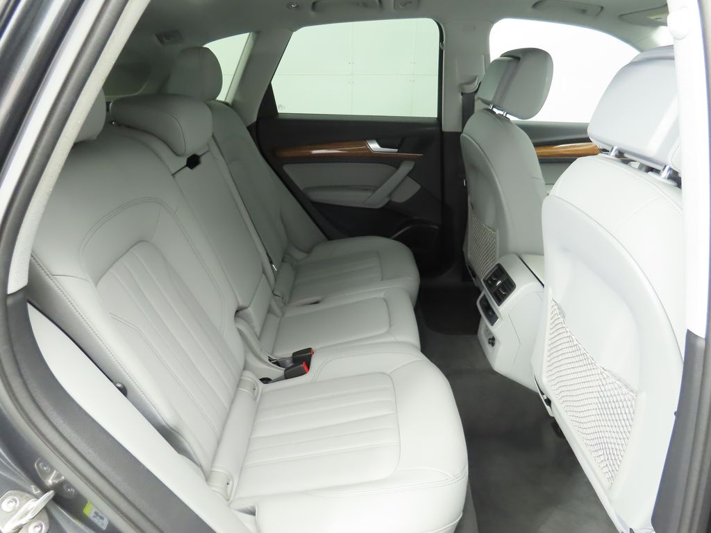 2022 Audi Q5 e Premium 22