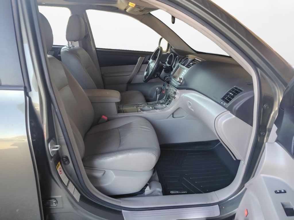 Used Car 2009 Toyota Highlander  Base For Sale Under $10,000 In Austin, Texas