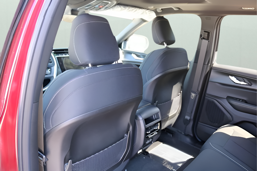 New Car 2025 Jeep Grand Cherokee  Laredo X For Sale Under $40,000 In Austin, Texas