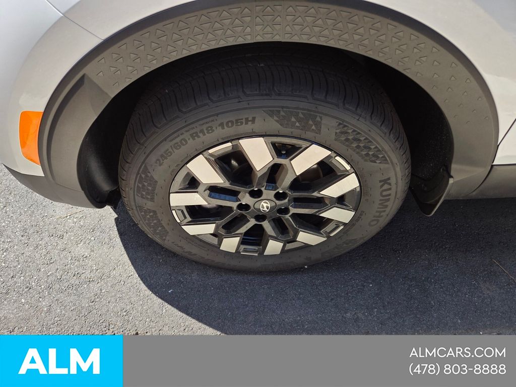 Used 2026 White Hyundai SEL image 2