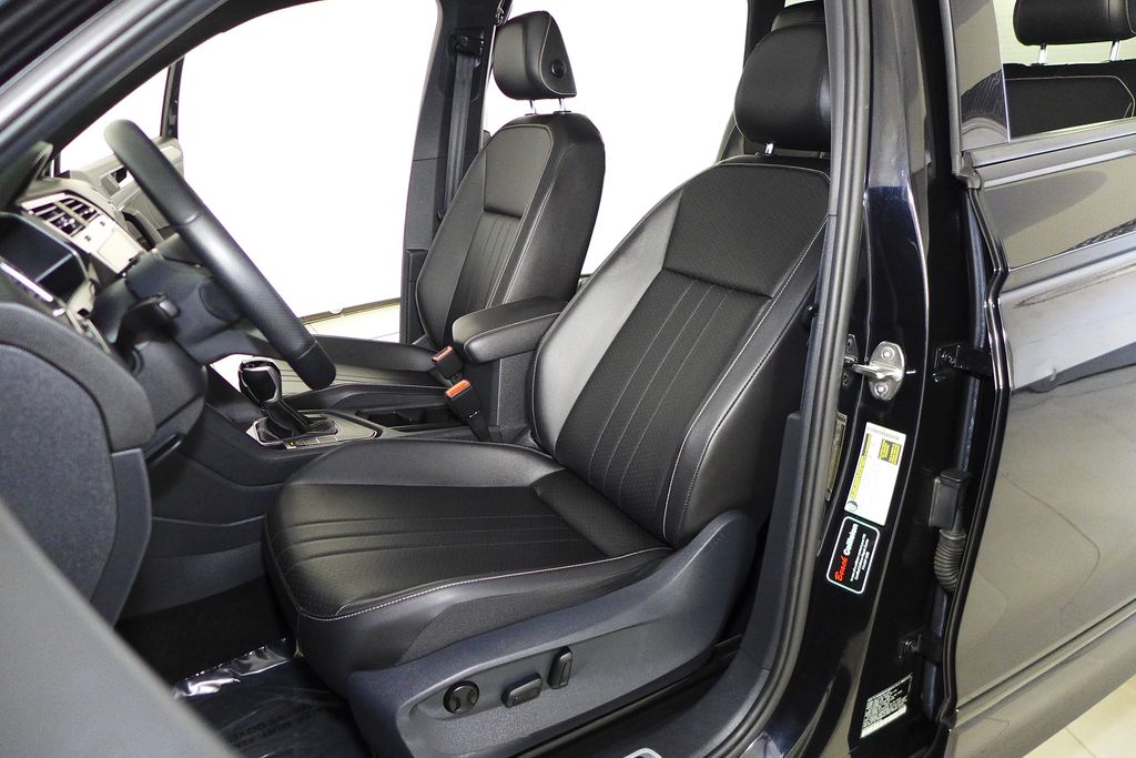 Thumbnail: 2022 Volkswagen Tiguan - 22