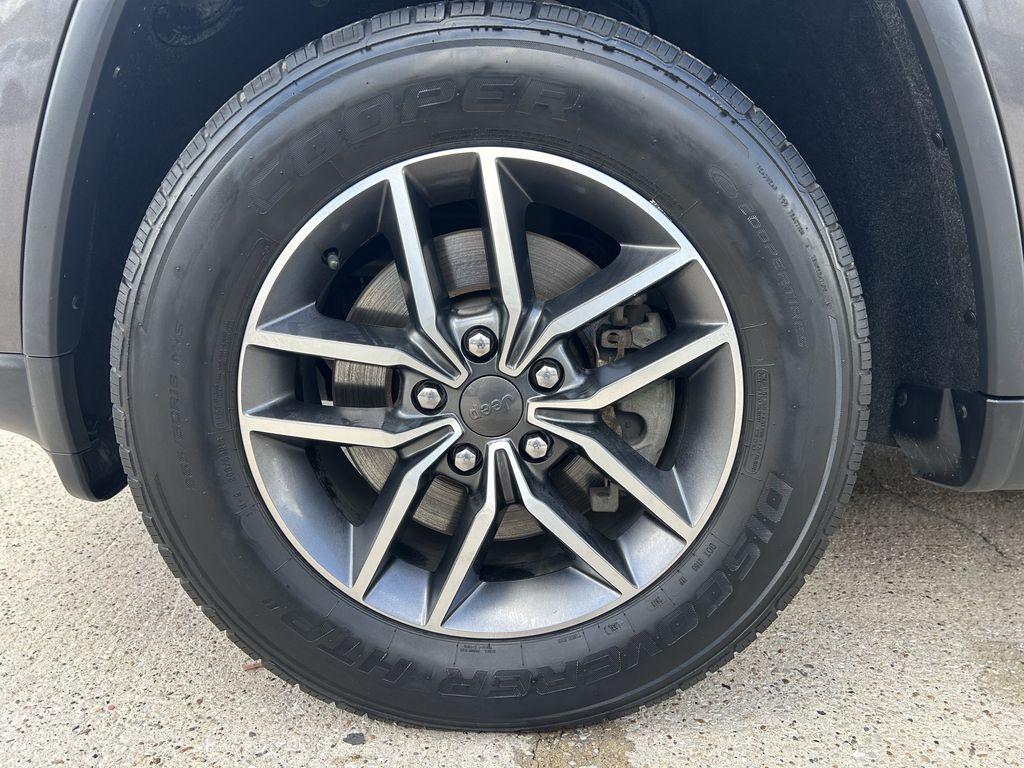 2021 Jeep Grand Cherokee Limited Gray at DeMontrond Auto Country
