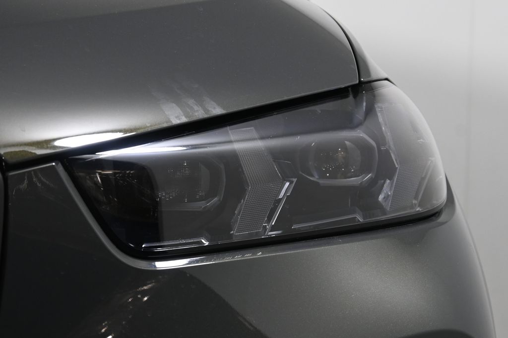 Thumbnail: 2026 BMW X5 - 11