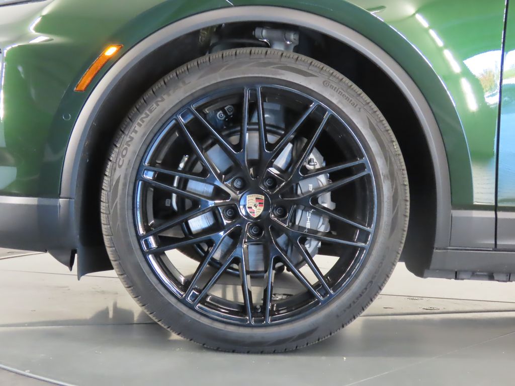 Thumbnail: 2025 Porsche Macan - 11