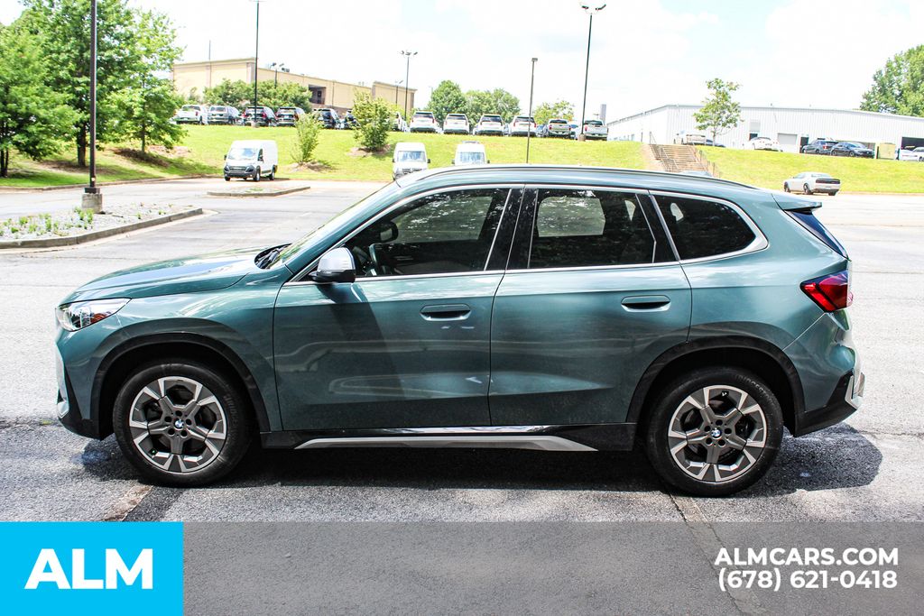 Used 2023 Green BMW xDrive28i image 7