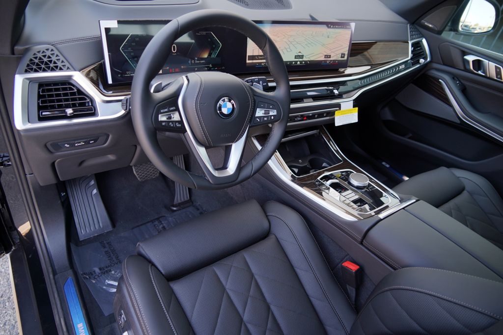 Thumbnail: 2026 BMW X5 - 12