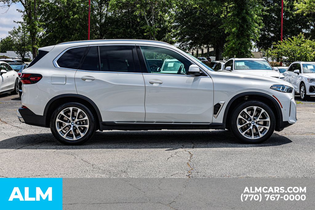 Used 2025 White BMW xDrive50e image 10