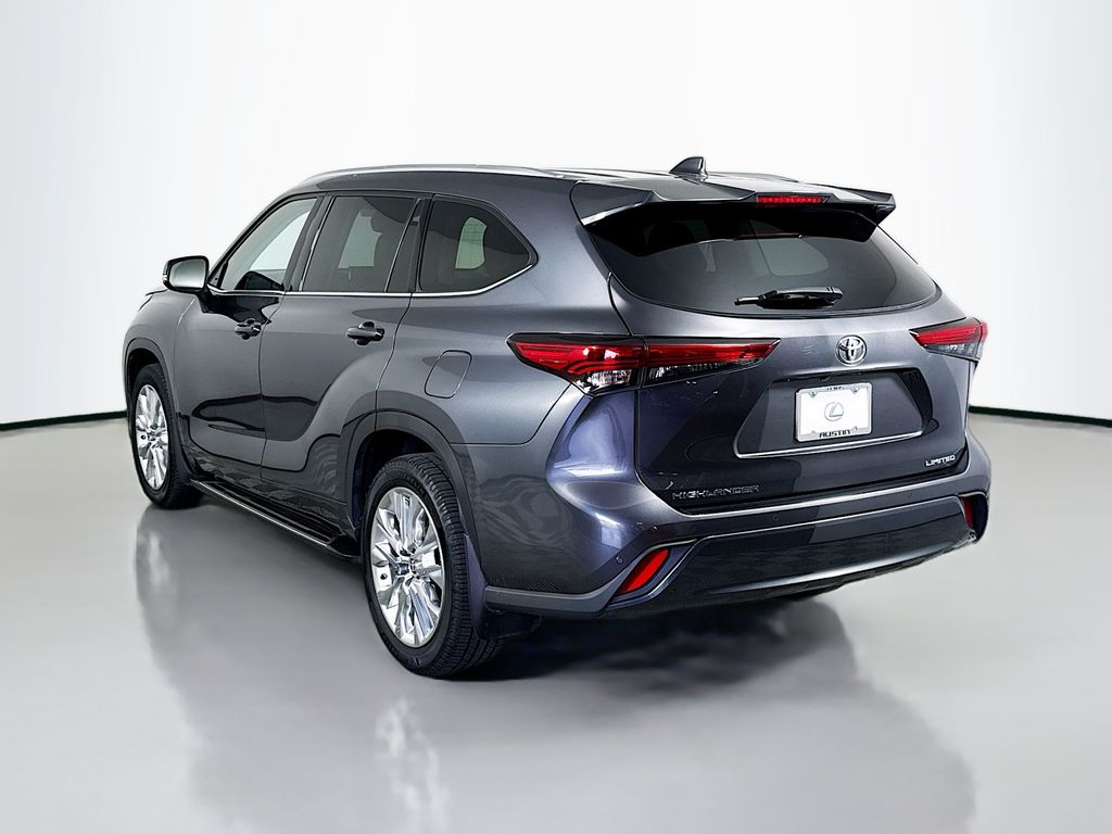 Thumbnail: 2020 Toyota Highlander - 7