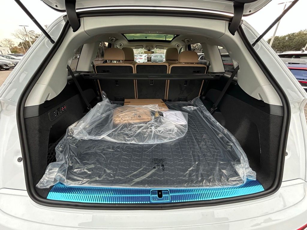 New 2026 White/off-white Audi 55 Premium Plus image 65