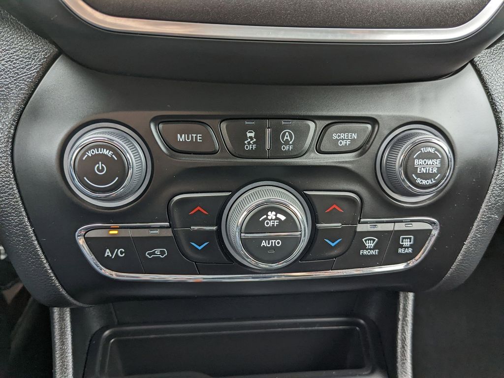 2022 Jeep Cherokee Trailhawk - Photo 19