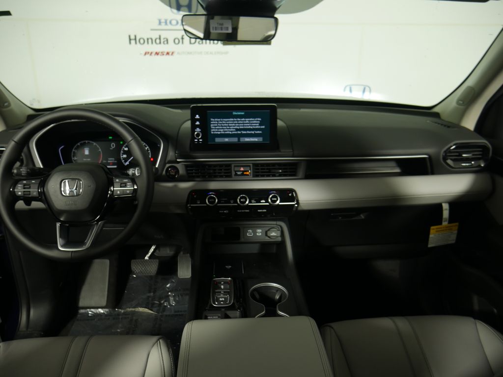 2025 Honda Pilot Touring 14