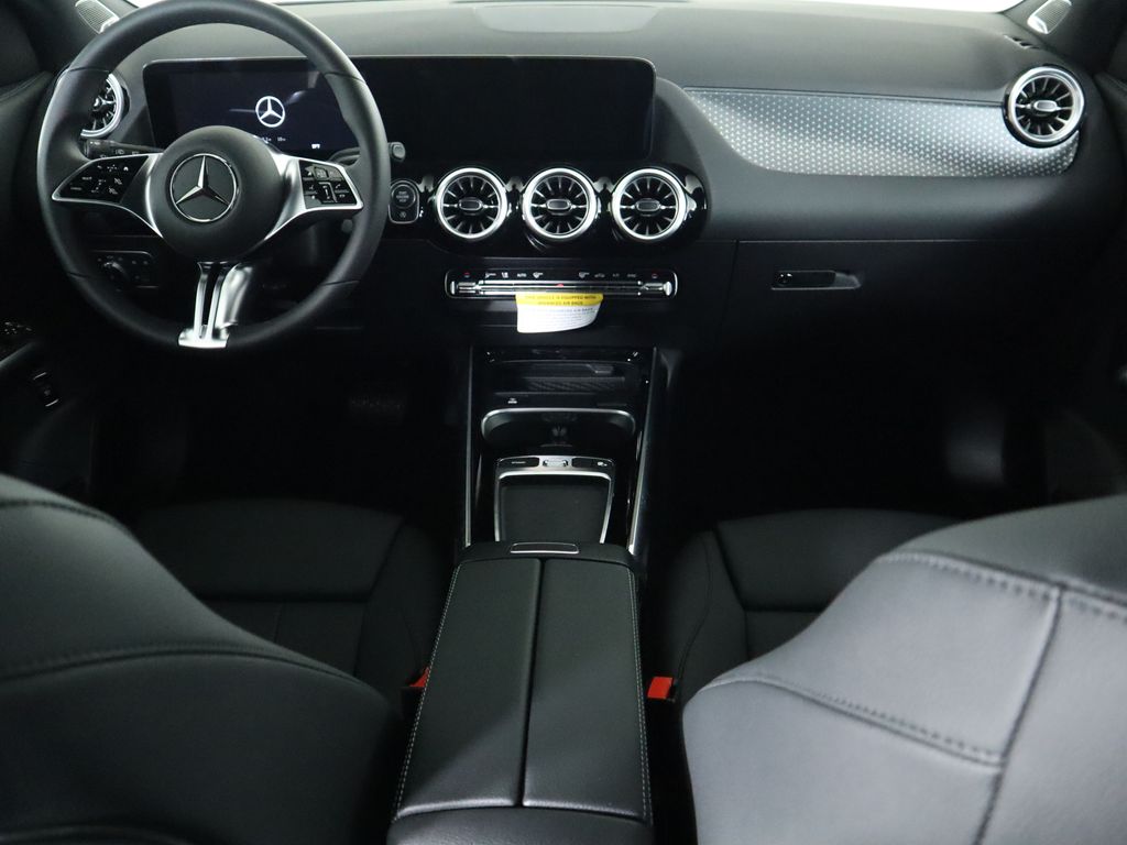 Thumbnail: 2025 Mercedes-Benz GLA - 13