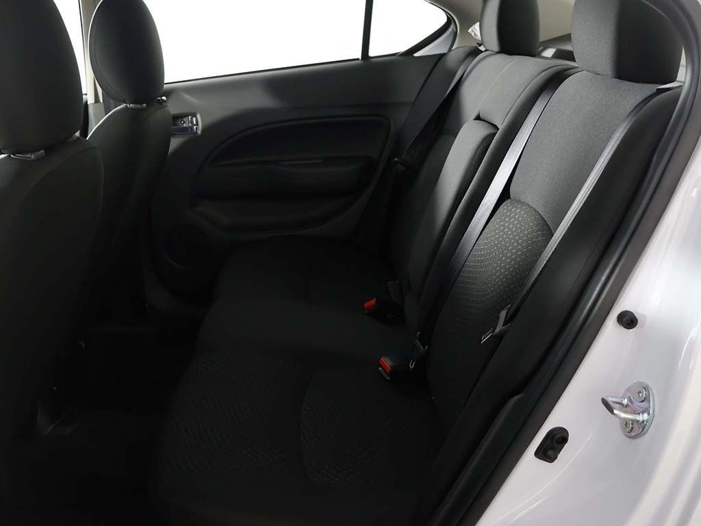Used 2024 White Mitsubishi SE image 27
