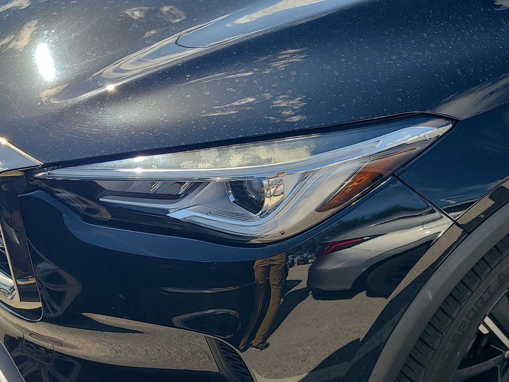Used 2021 Black INFINITI LUXE image 7