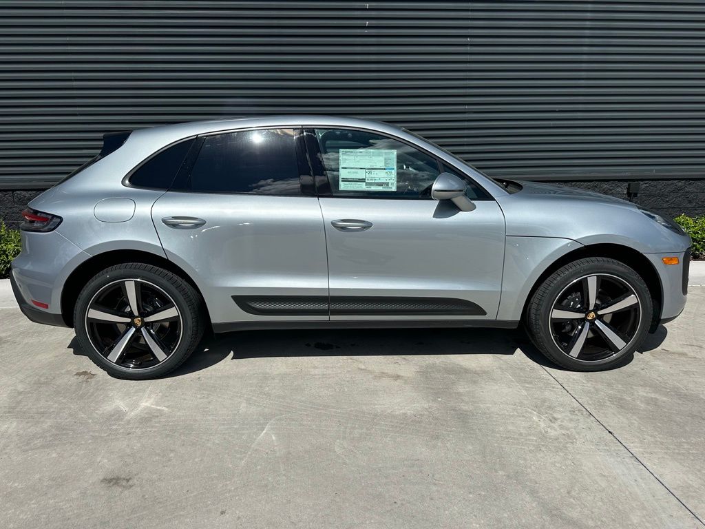 2025 Porsche Macan  9