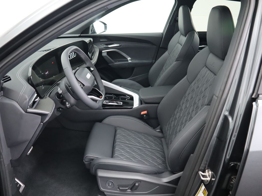 2025 Audi SQ5  21