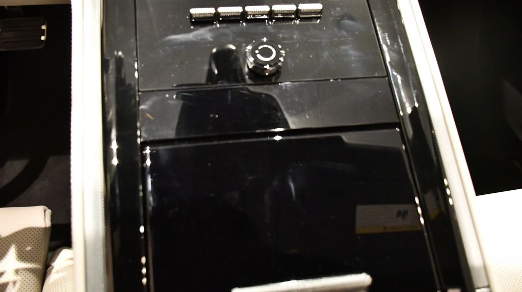 Thumbnail: 2026 Porsche Panamera - 15