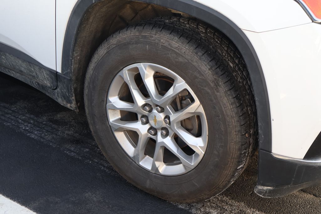 Thumbnail: 2018 Chevrolet Traverse - 5