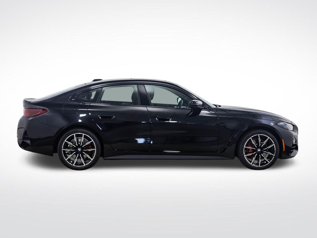 Thumbnail: 2026 BMW 4 Series - 6