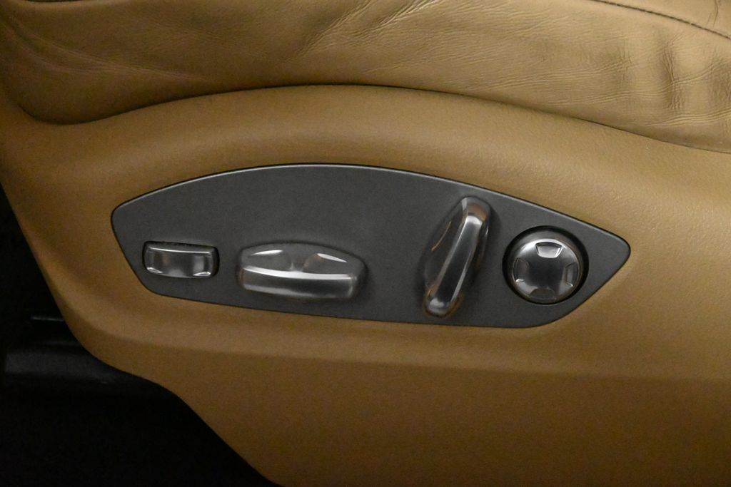 Thumbnail: 2018 Porsche Macan - 26