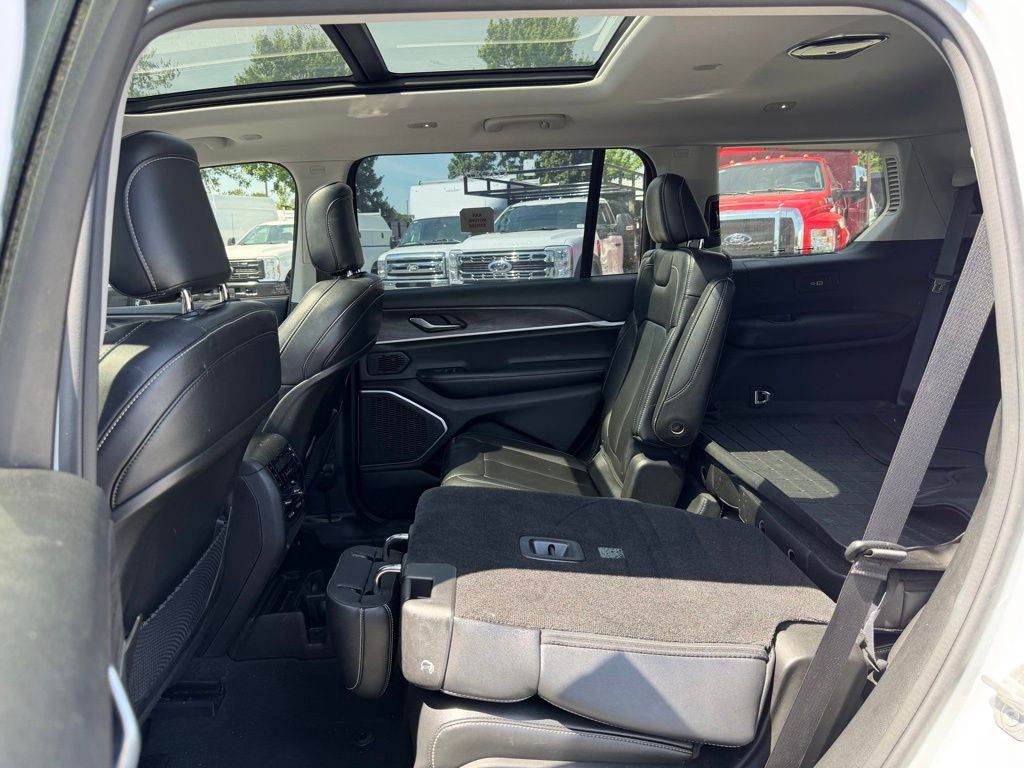 2022 Jeep Grand Cherokee L Limited 4x4