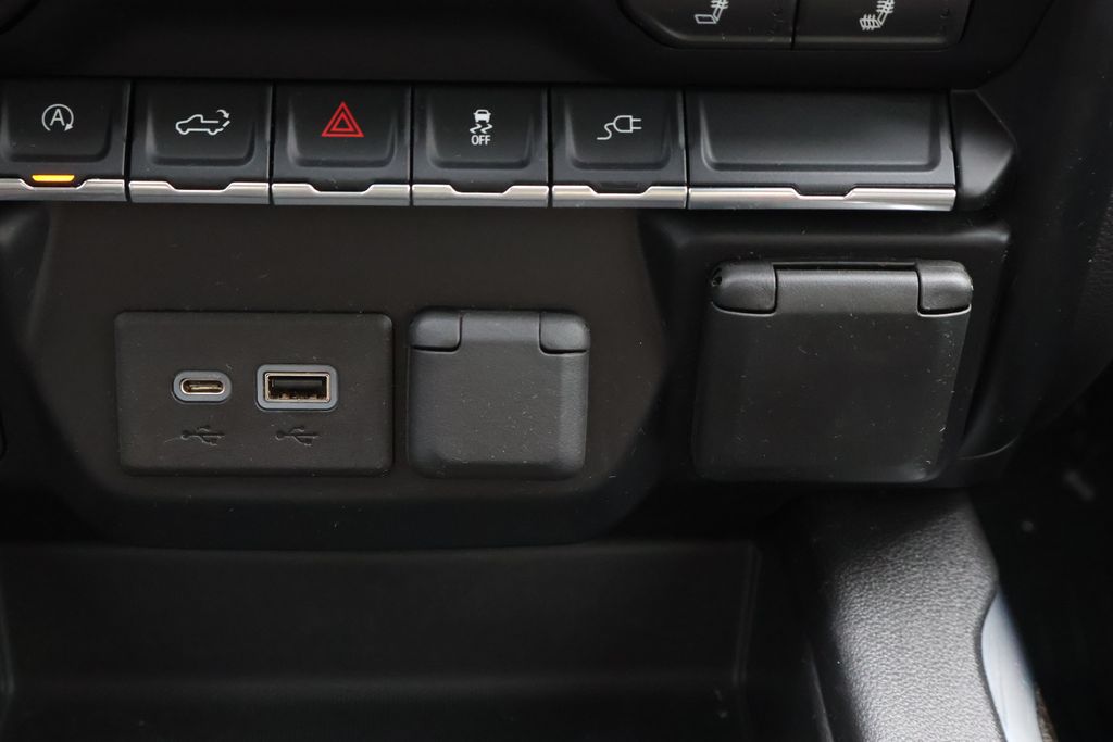 Thumbnail: 2020 Chevrolet Silverado 1500 - 22