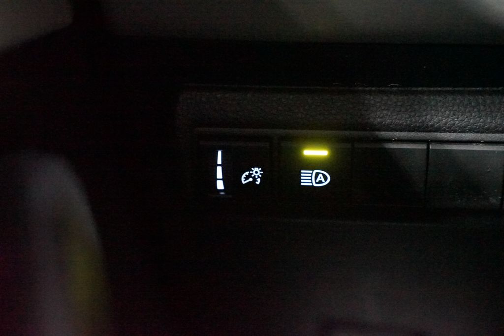 Thumbnail: 2025 Toyota Corolla - 22