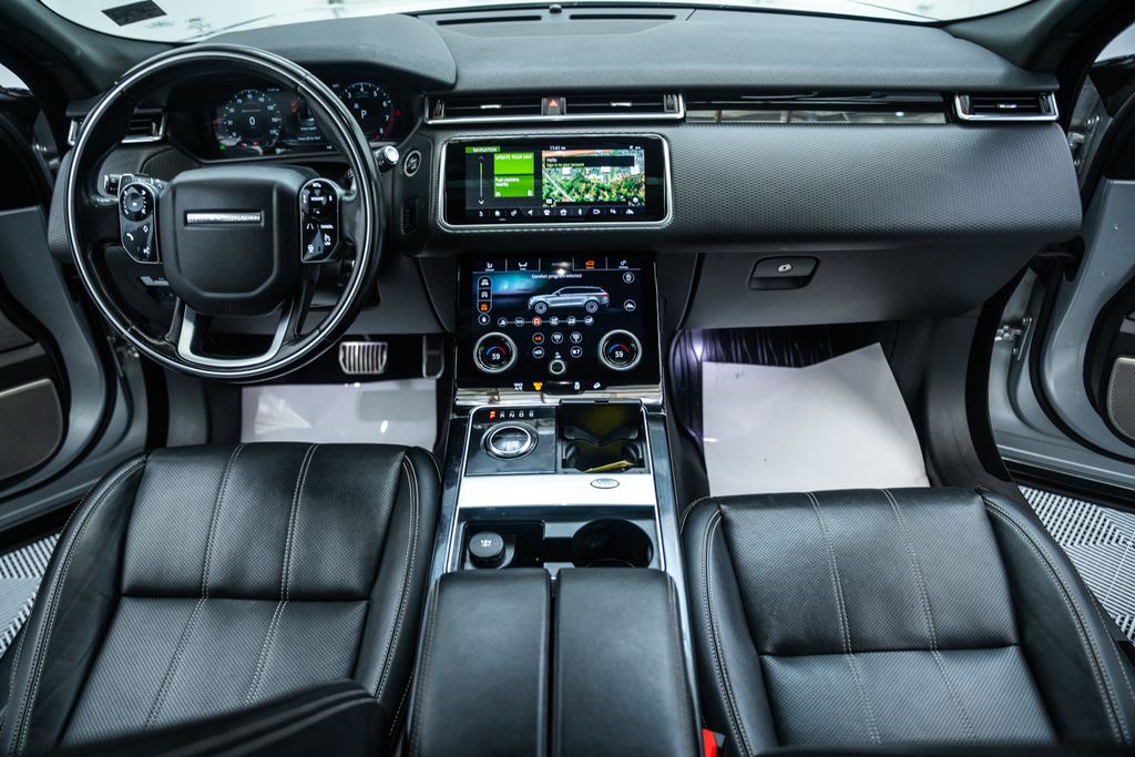 Land RoverRange Rover Velar24