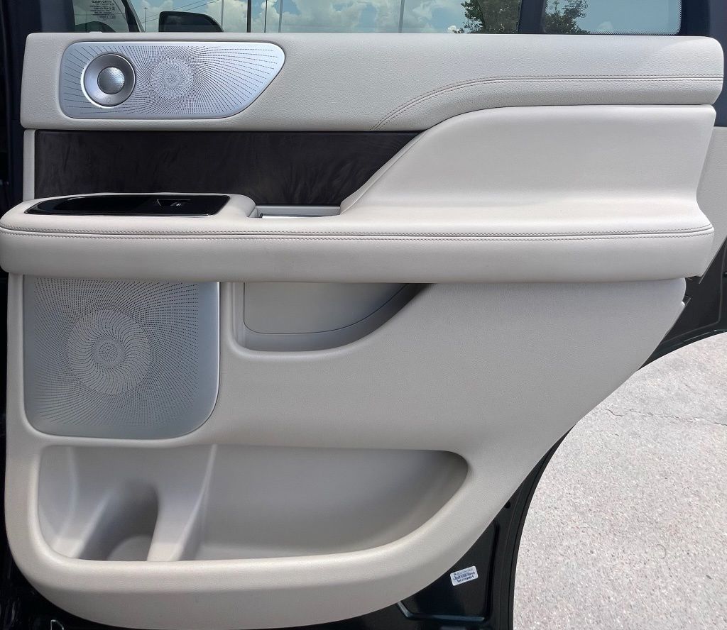 2021 Lincoln Navigator Reserve Green at Traditions Chevrolet
