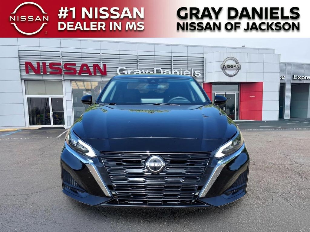 Used 2025 Nissan Altima Sedan