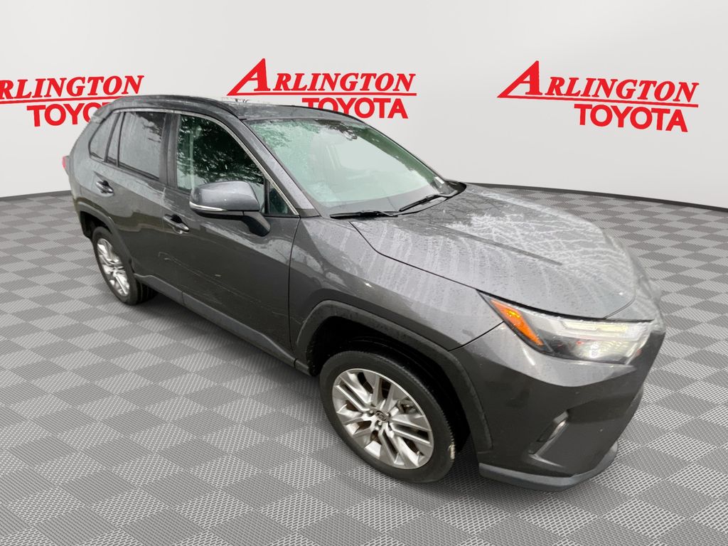 2022 Toyota RAV4 XLE Premium's photo