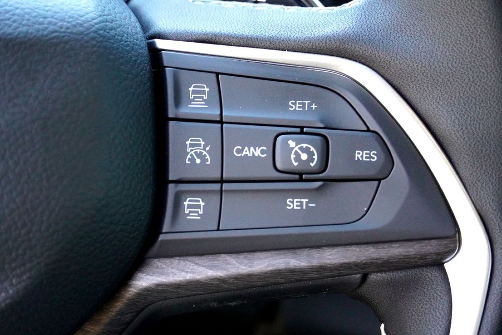 New Car 2025 Jeep Grand Cherokee L  Limited For Sale Under $50,000 In Taylor, Texas