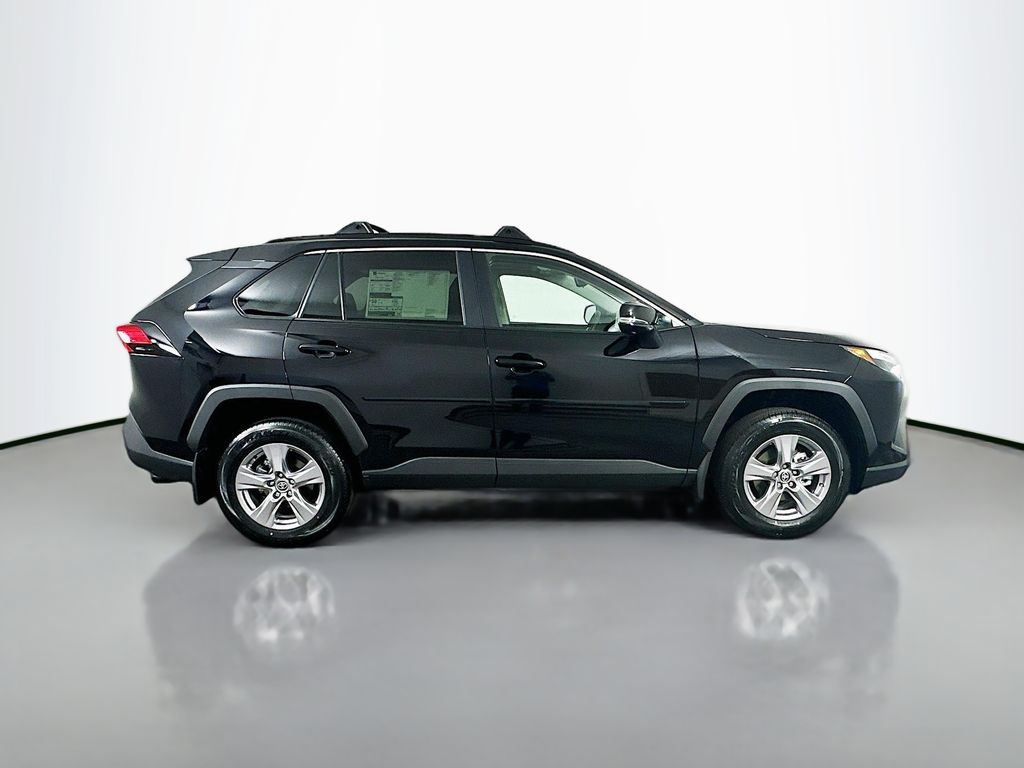 2025 Toyota RAV4 XLE 4