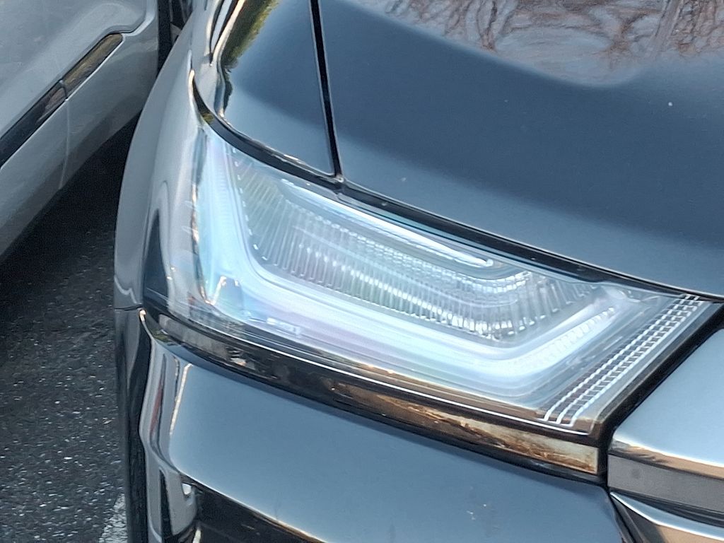 Thumbnail: 2023 Chevrolet Traverse - 4